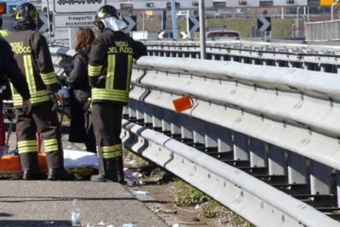 Tamponamento a catena, un morto e 4 feriti gravi sull'A1