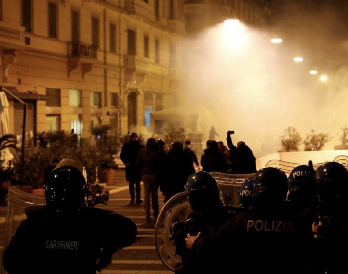 Scontri a Napoli per coprifuoco, 4 Daspo “fuori contesto"