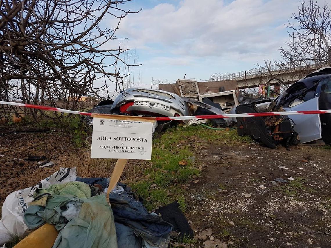 Smaltimento abusivo di rifiuti, 15 denunciati: sigilli per 13 siti