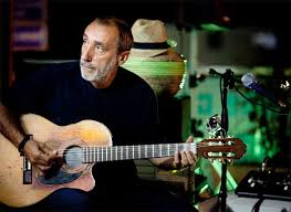 È morto il chitarrista Fausto Mesolella
