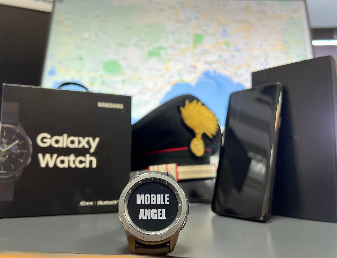 Perseguita la ex incinta: arrestato grazie a smartwatch antiviolenza 