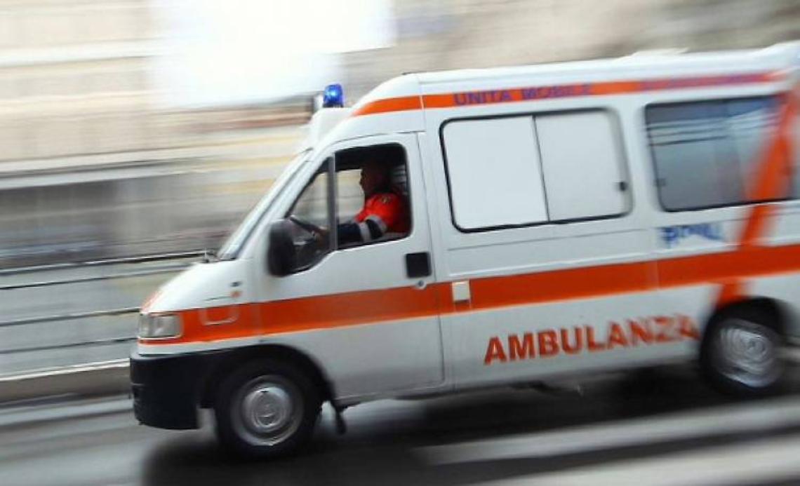 Inseguiti e falciati da un commando: un 23enne e un 32enne aggrediti a Ponticelli