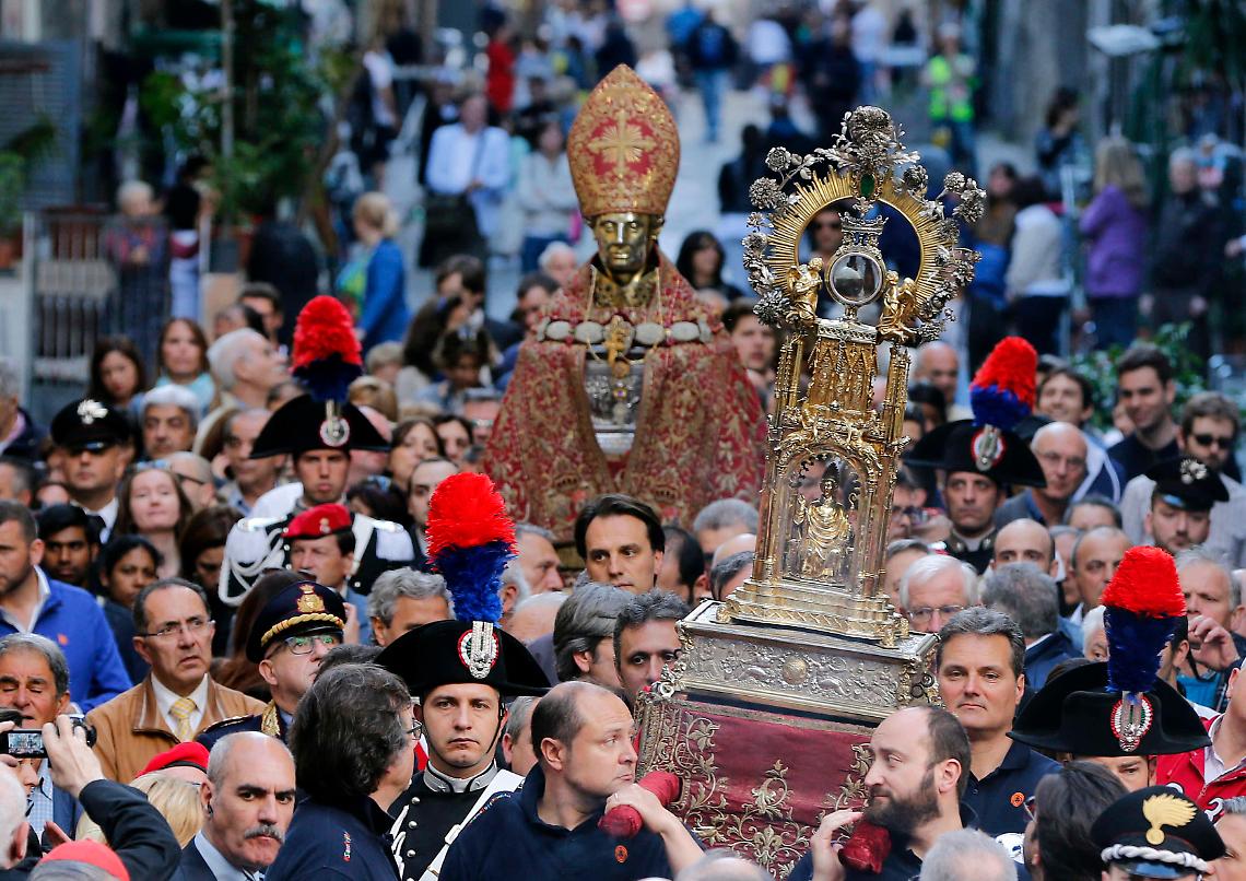 San Gennaro fa il miracolo, accordo tra ministro e Deputazione