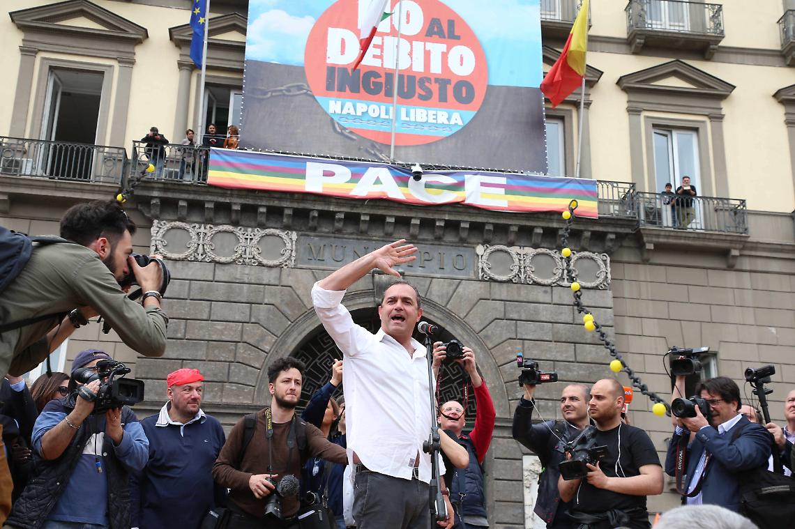 Ira de Magistris contro i poteri forti del calcio: ci riprenderemo tutto
