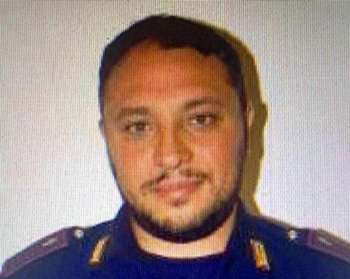 Poliziotto ucciso, tanti gli omaggi ma ancora insulti sui social