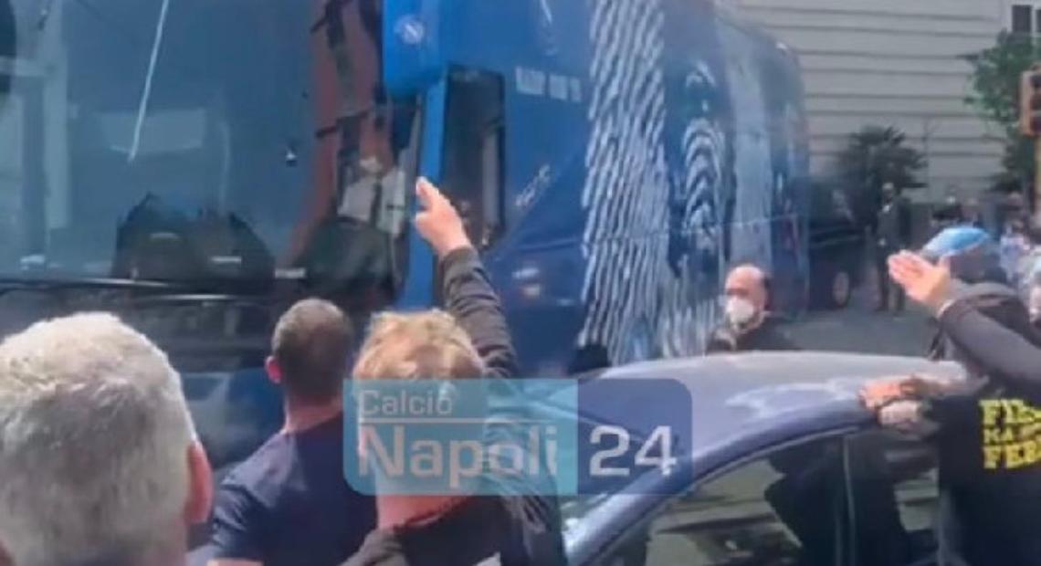 Napoli-Sassuolo: «Vergognatevi, non siete napoletani», gli ultras contestano gli azzurri