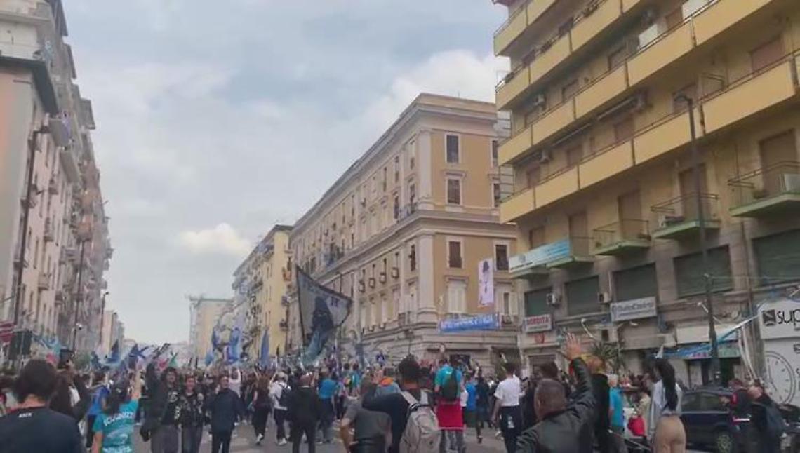 Lite per viabilità, accoltellato mentre va allo stadio