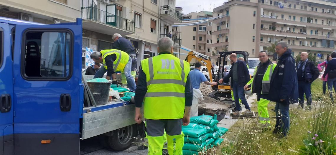 Voragine a Fuorigrotta, ripristinata la fornitura idrica