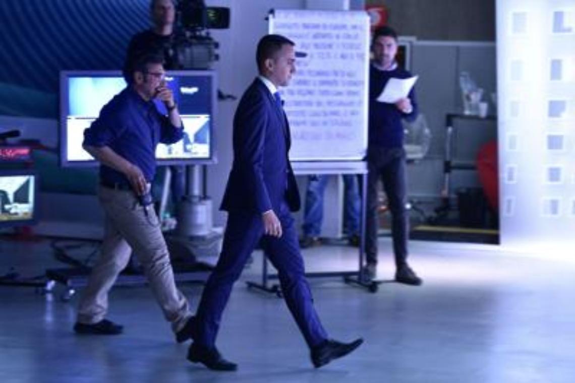 Su Di Maio decide Rousseau
