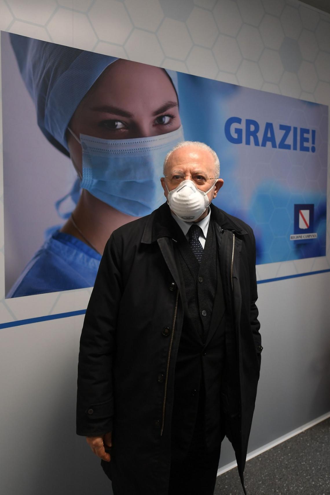 Spostamenti tra regioni dal 3 giugno, De Luca: «Controlli e test rapidi»