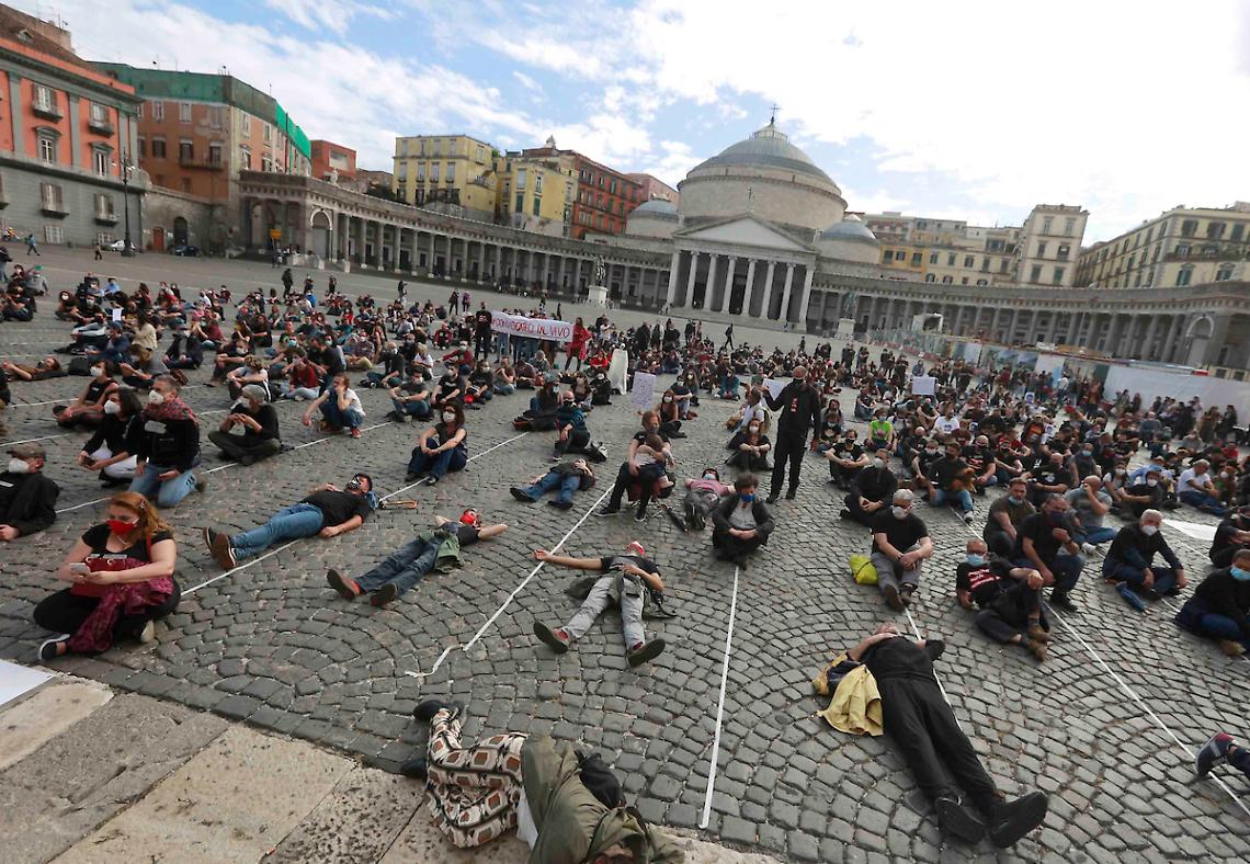 Spettacolo dal vivo, in piazza contro la crisi: «Convocateci»