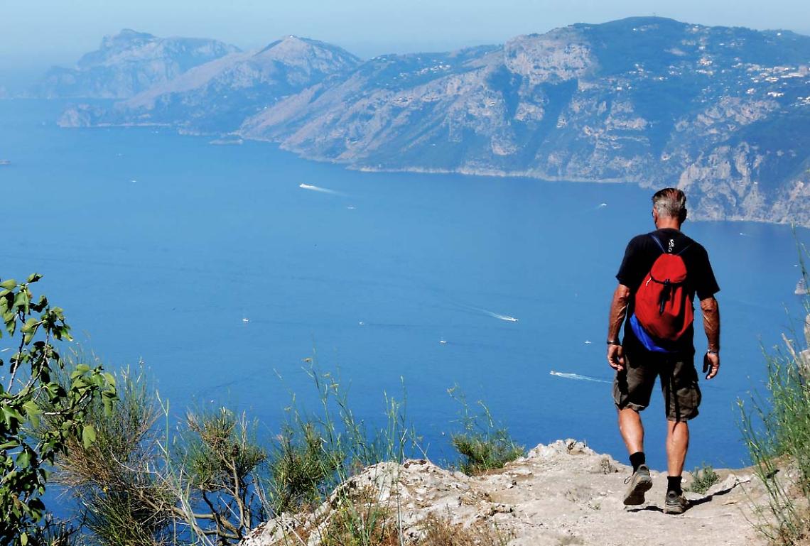 Fiamme a Positano, Agerola chiude il “Sentiero degli Dei"