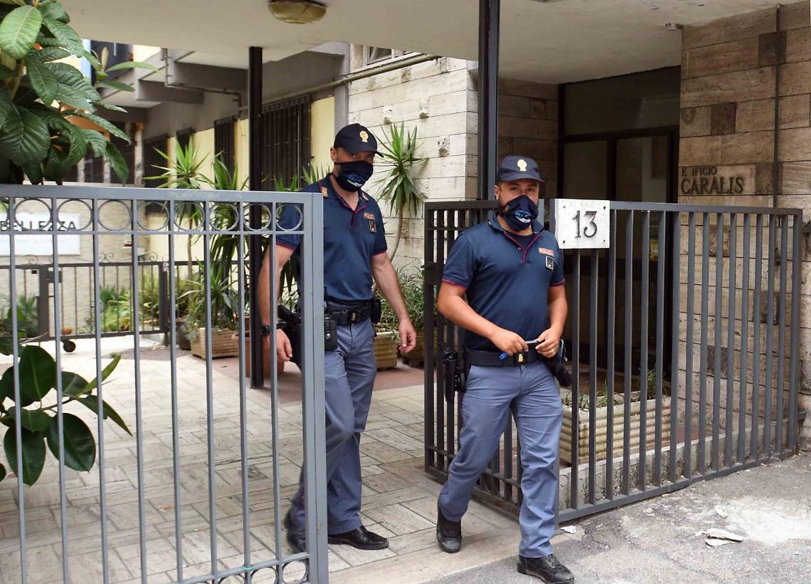 Napoli, follia a Soccavo. Spara e uccide figlio disabile, poi ferisce anche l'altro
