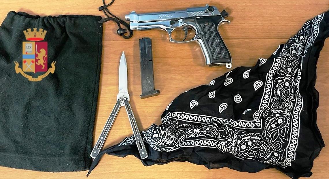 Tenta di rapinare automobilista a Mergellina, arrestato