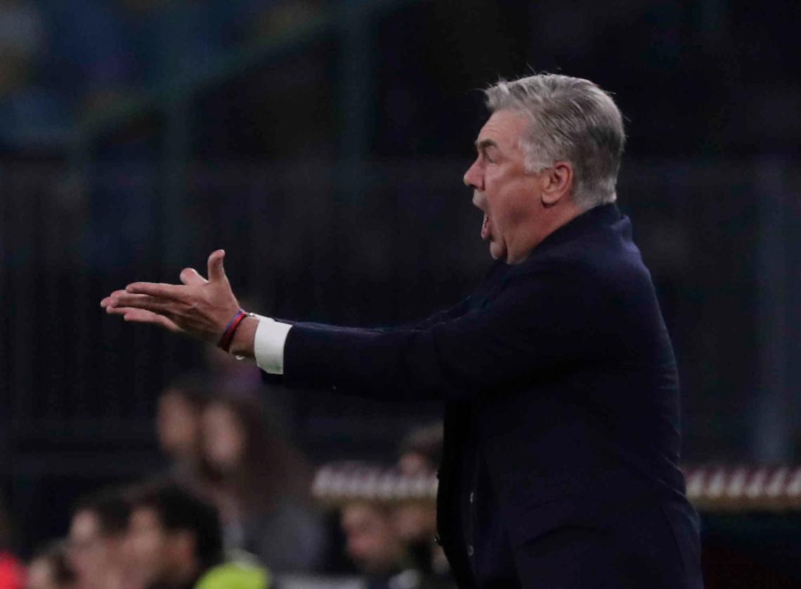 Napoli-Atalanta 2-2 tra le polemiche, Ancelotti espulso