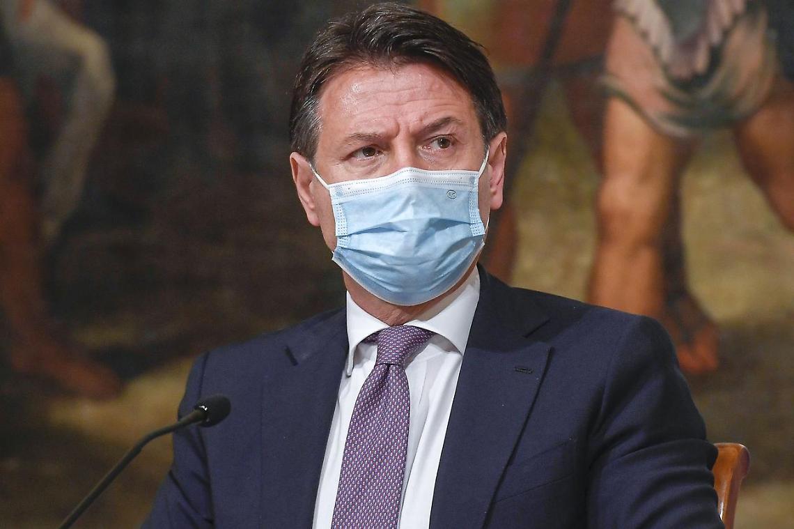 Conte: «Blocco licenziamenti fino a fine marzo»