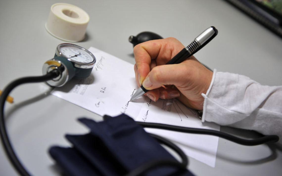 Medico di base arrestato per furto di corrente elettrica
