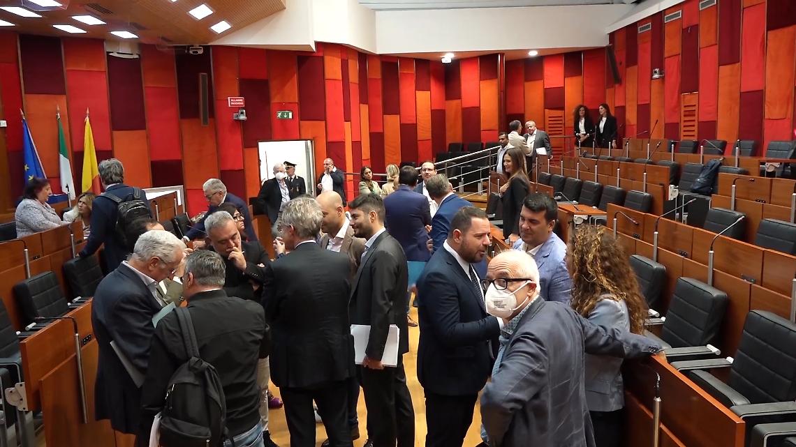 Consiglio comunale contro DeLa: frasi inopportune