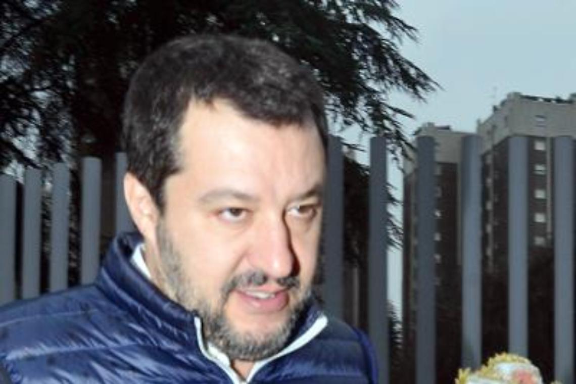 Salvini: «Faremo barricate contro modifica decreti sicurezza»