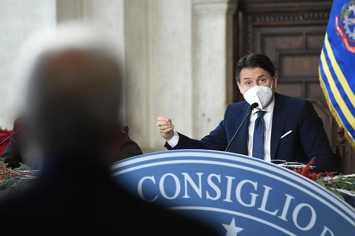 Conte “respinge" ultimatum: «Se c'è crisi vado in Parlamento»