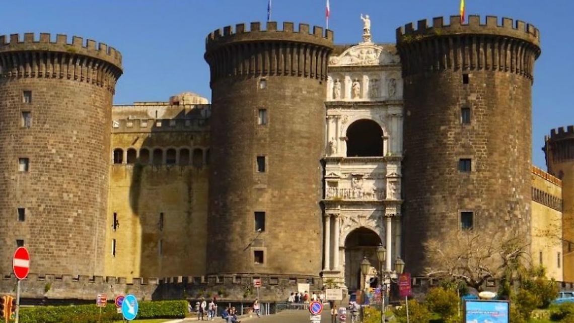 Napoli, delibere per Maschio Angioino e Monte Echia