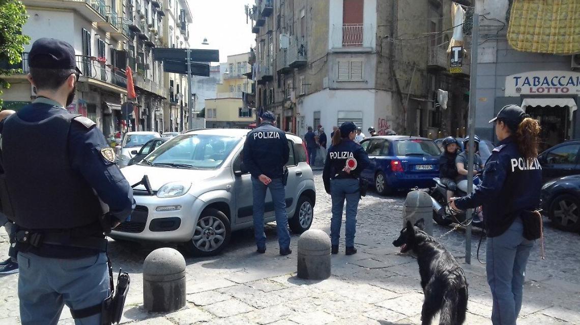 Rione Sanità, evade dai domiciliari per aggredire la compagna