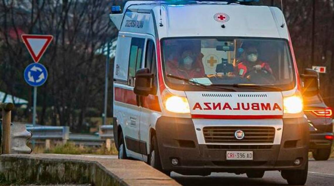 Anziano muore investito da un motorino elettrico