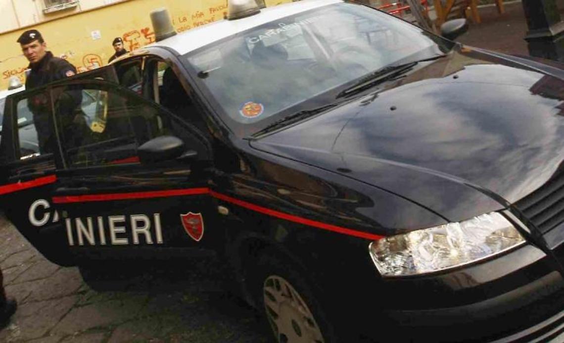 Agguato in piazza, uccisi due uomini