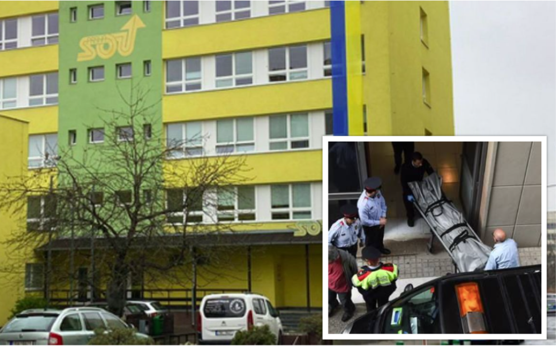 Giovane alunno si presenta a scuola e uccide l’insegnante a colpi di machete: «Era stato bocciato all’esame»