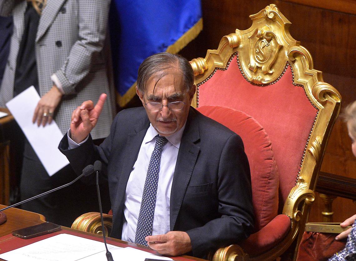 La Russa: «Via Rasella pagina tutt'altro che nobile della resistenza». È bufera