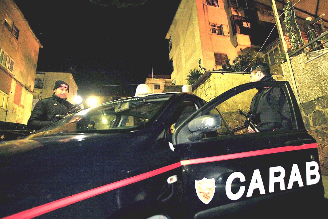Covid, in 38 in casa per la festa della Comunione: buffet e cantante