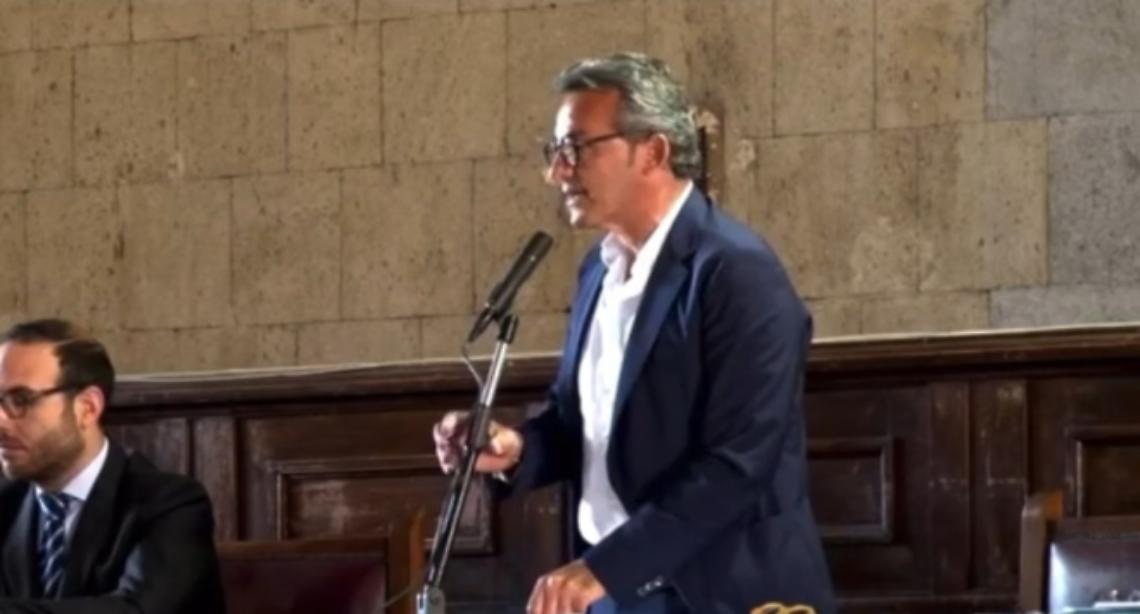 &laquo;Consiglieri in privato criticano sindaco, in aula eseguono ordini&raquo;