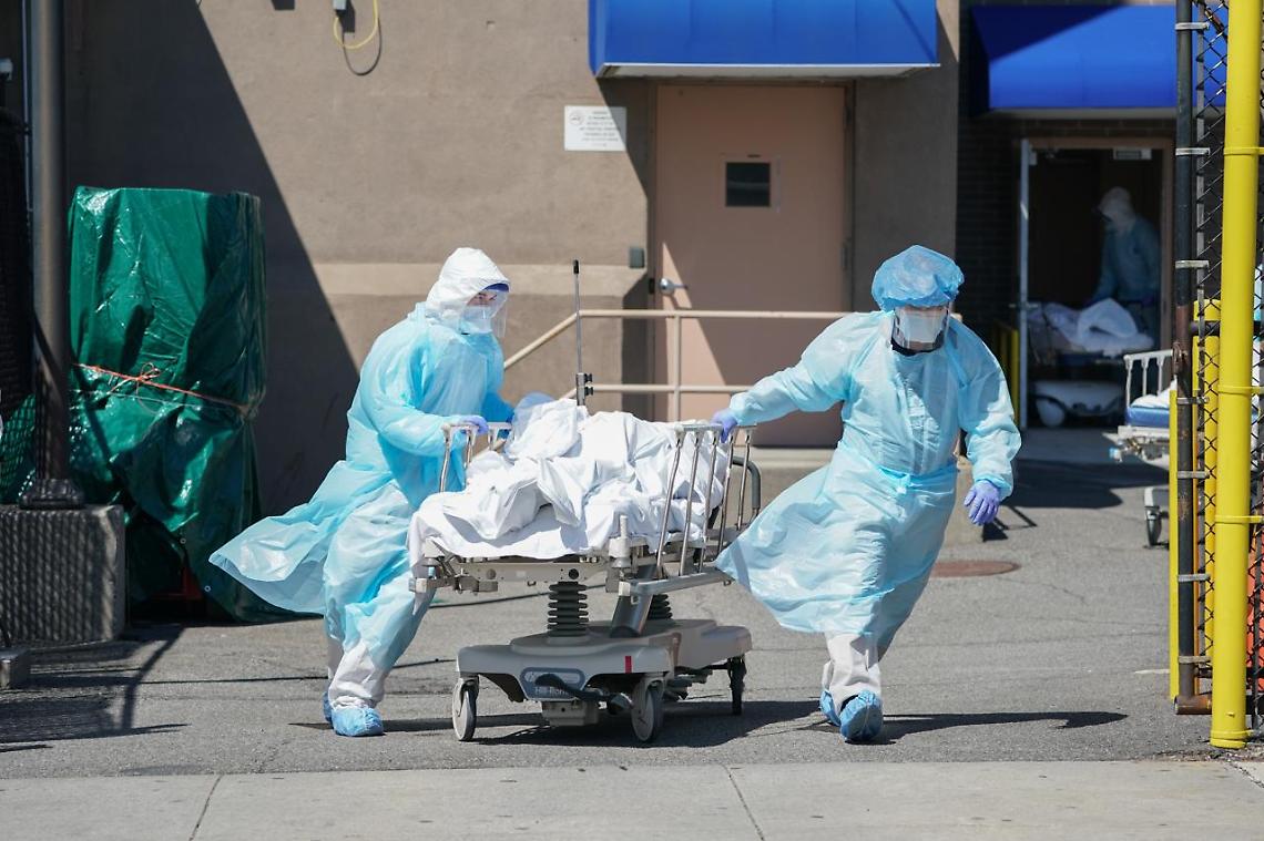 Congresso Usa: «Virus fuori controllo, rischio altri 150mila morti»