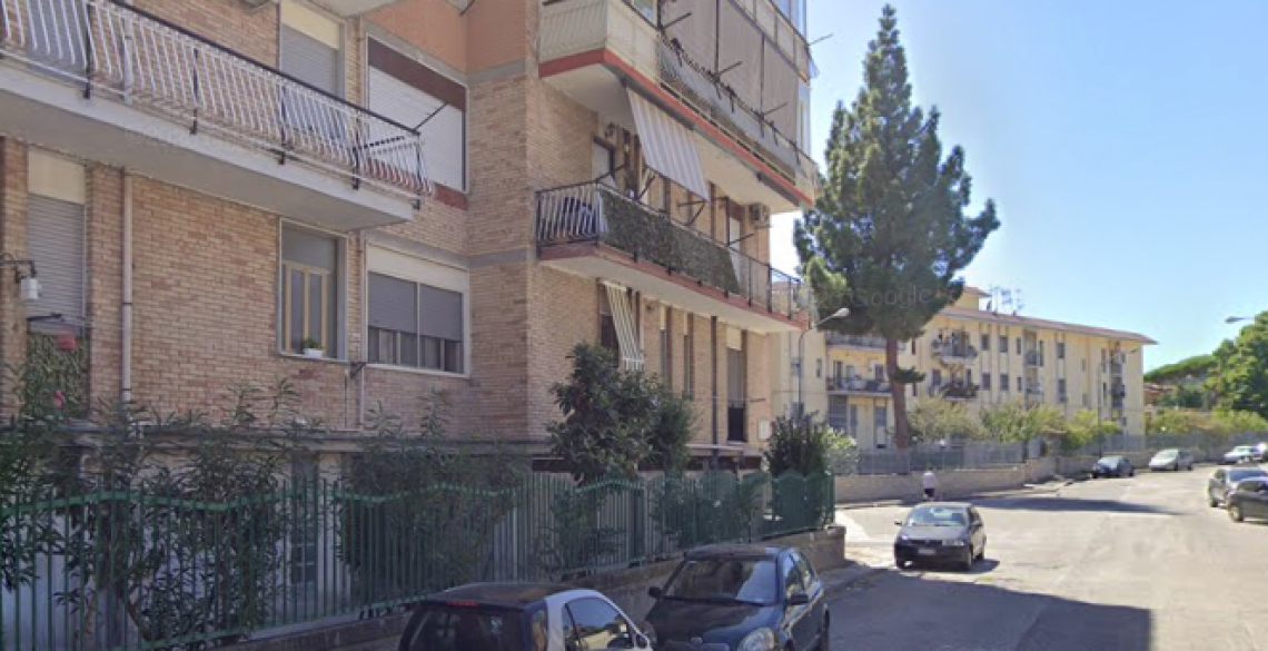 Soccavo, in scooter in via Catone: lo avvicinano e gli sparano