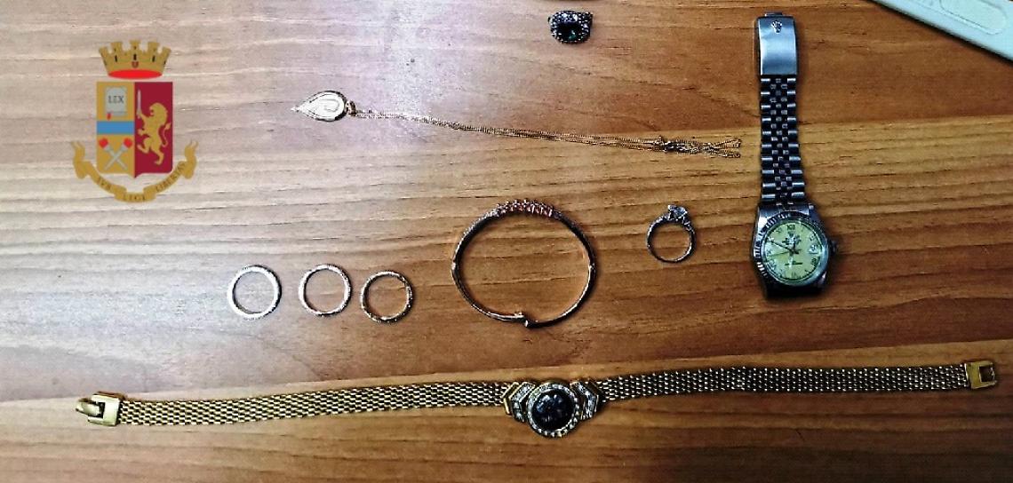 Vomero, 46enne sorpreso con gioielli rubati: arrestato