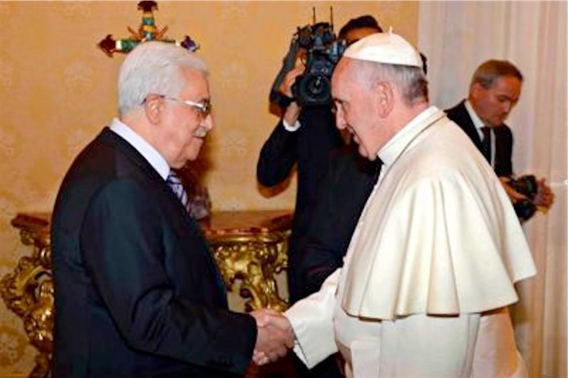 Il Papa incontra Abu Mazen: <br>«Sia un angelo <br>della pace»
