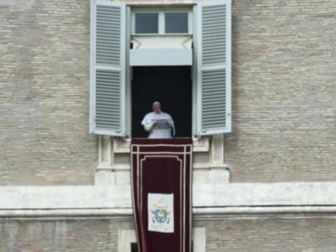 Il Papa: il mondo nasconde <br>la persecuzione <br>dei cristiani