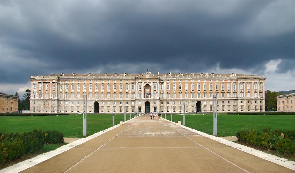 Caserta, vandalizzata<br> la biglietteria della Reggia