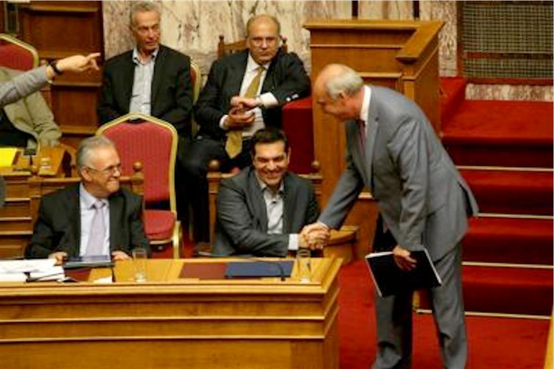 Tsipras umiliato, salvare la Grecia ci costa 80 miliardi