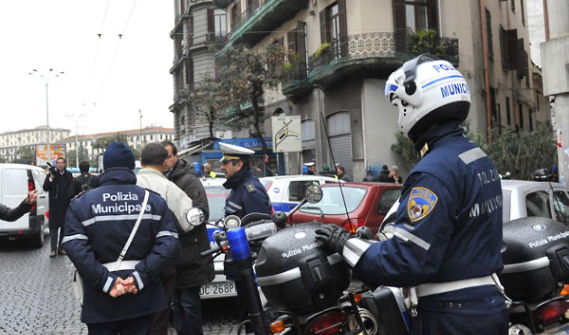 Napoli, tablet ai vigili e multe online 