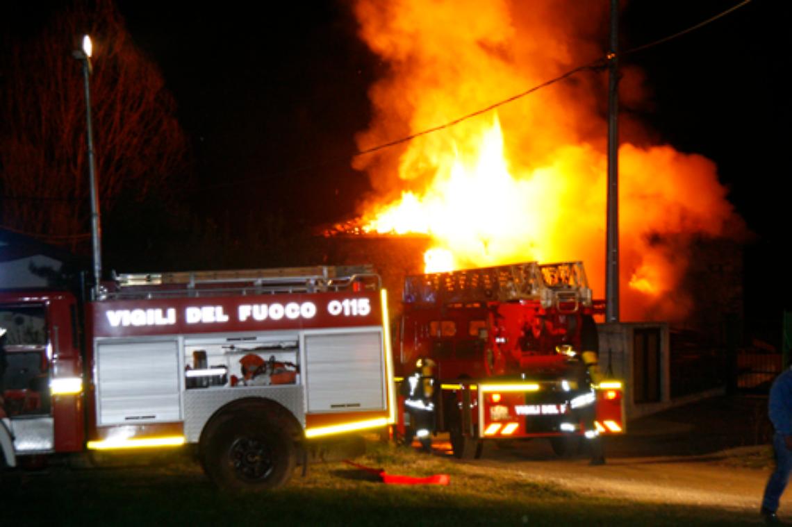 Esplode fabbrica di fuochi d'artificio a Giugliano