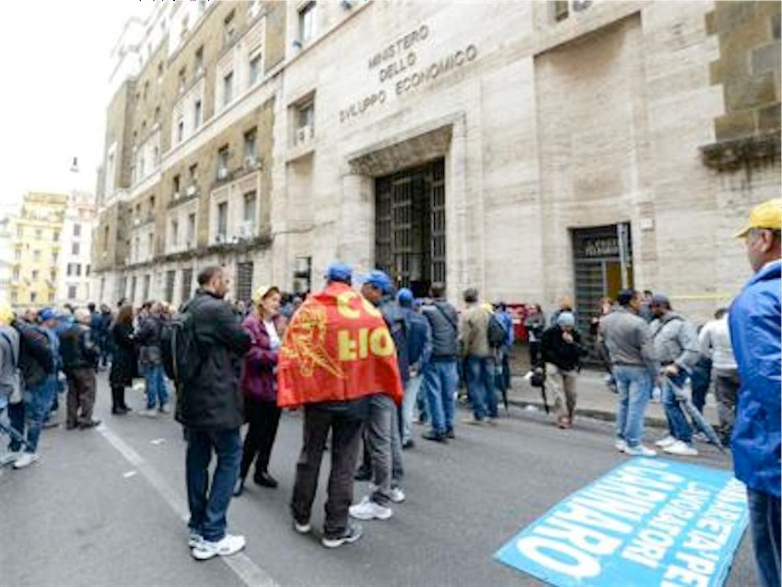 Whirlpool, gli esuberi salgono oltre quota 2mila