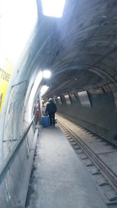 caos in metropolitana