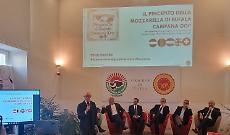 Mozzarella di bufala Dop, «è il cibo dell’amore in Europa»