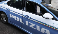 Auto non si ferma a controllo polizia e in fuga provoca incidente: 3 morti