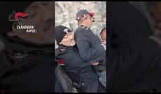 Minaccia di lanciarsi in burrone, 48enne salvato dai carabinieri