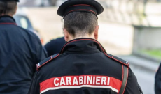 Pianificava una strage a scuola, arrestato 17enne: a casa manuali per costruire armi