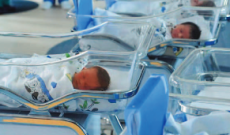 Nuovo calo record delle nascite