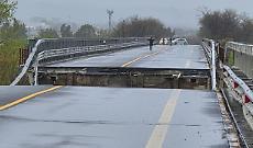 Maltempo, crolla il ponte sul fiume Trigno