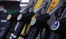Caro carburanti non si ferma, media gasolio sopra picco del 19 marzo: prezzi benzina e diesel